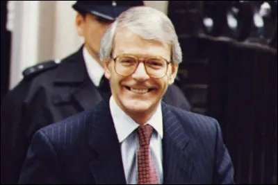 Cet homme politique britannique, premier ministre de novembre 1990 &agrave; mai 1997, c'est ...