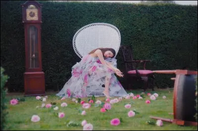 Tes amies te donnent une vieille robe. Quelle est ta réaction ?