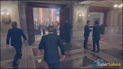 Que veulent récupérer Nate, Sam et Sully à la salle des ventes ?