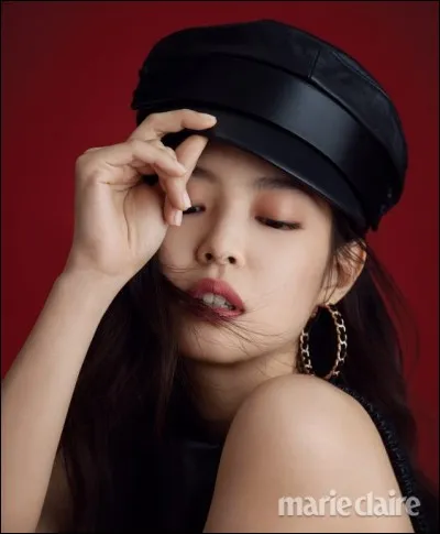 Pour quelle marque célèbre travaille-t-elle ?