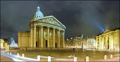 En mars 2019, combien de femmes reposent au Panthéon de Paris ?