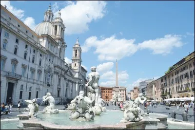 O&ugrave; la place Navona se trouve-t-elle?