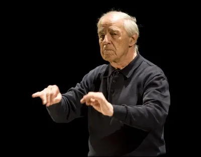 Ce musicien compositeur et chef d'orchestre, surtout pour sa direction des oeuvres des compositeurs du XXe siècle, c'est ...