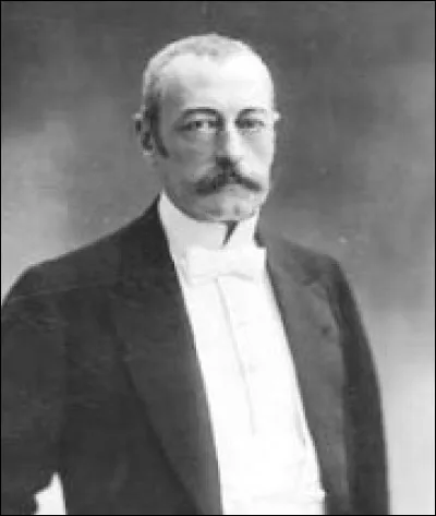 Cet homme politique de la IIIe République a été chef du gouvernement de juin 1899 à juin 1902. Il est connu pour avoir participé à la légalisation des syndicats ( la loi de 1884 porte son nom), ainsi qu'à la loi de 1901 sur les associations. C'est ...