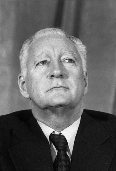 Cet homme politique a été ministre des Armées de 1960 à 1969 puis Premier ministre du 5 juillet 1972 au 27 mai 1974. C'est ...