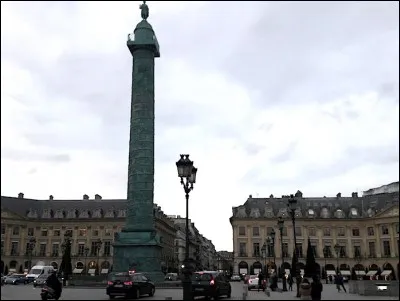 Quel est le nom de cette place ?