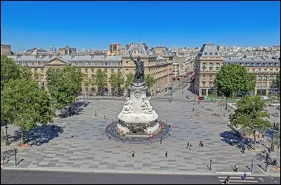 Quel est le nom de cette place ?