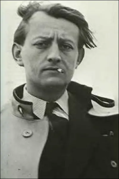 L'écrivain et homme politique André Malraux fut un résistant actif durant cette guerre. Quel était son nom de résistant ?