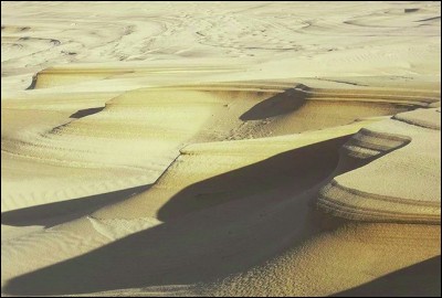 Y aurait-il un grain de sable dans ce quiz ? Autrement dit : combien mesurent ces dunes (en hauteur) ?