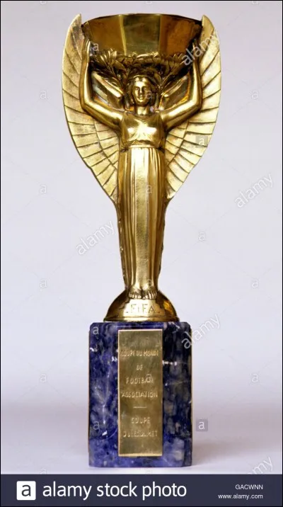 Dans quel pays s'est déroulée la première Coupe du Monde ?