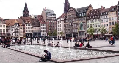 Dans quelle ville cette place Kléber se situe-t-elle ?