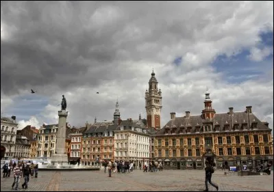 Dans quelle ville la Grand'Place se situe-t-elle ?