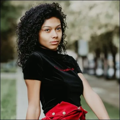 Comment s'appelle cette actrice ?