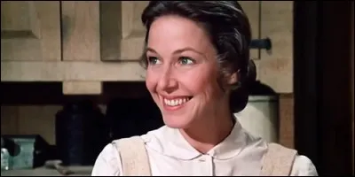 Caroline Ingalls possède un diplôme :