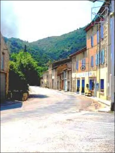 Village Drômois, Saint-Ferréol-Trente-Pas se situe dans l'ancienne région ...
