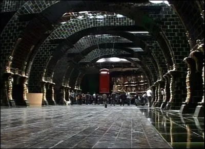 Après Poudlard dans quel département du ministère de la Magie se fait-il engager ?