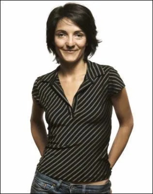 En 2005, Florence Foresti entame une tourne avec un spectacle au titre rvlateur dans lequel elle 'fait des sketches et des fois elle amne ... '.