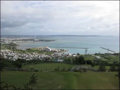 Quelle ville est aussi un titre sorti en 1983 par le groupe Indochine ?