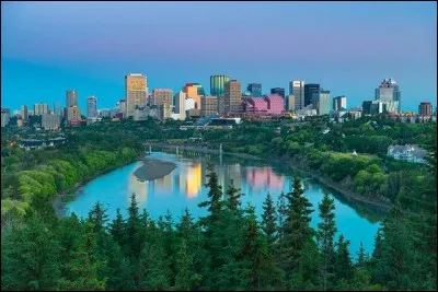 Quelle ville se trouve au Canada ?