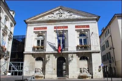 Cochez la bonne association (code Insee, département, préfecture).