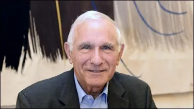 Cet homme politique, ministre, notamment de la défense de 1985 à 86 et de l'Intérieur de 1992 à 93, dans plusieurs gouvernements de gauche, c'est ...