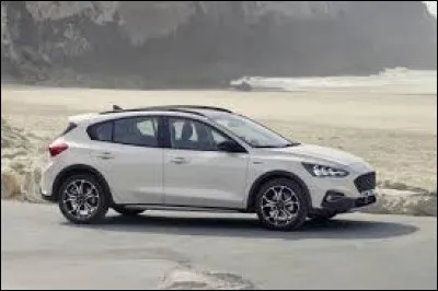 Version baroudeur d'une compacte américaine. Elle est produite depuis 2018, quelle est cette voiture ?