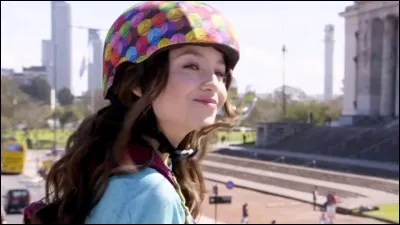 Luna se ballade dans les rues de :