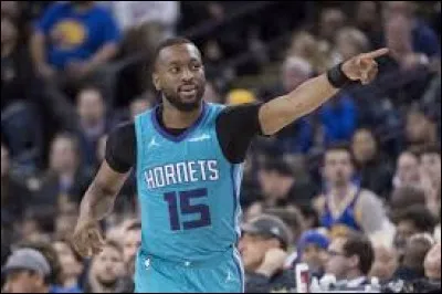 Qui est ce joueur emblématique des "Hornets" de Charlotte ?