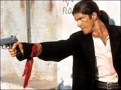 En 1995, quel film de Robert Rodriguez met en scne Antonio Banderas en guitariste revanchard ?