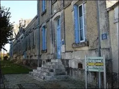 Commune Charentaise-Maritime, Loir&eacute;-sur-Nie se situe en r&eacute;gion ...