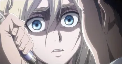 Dans la saison 3 pour quelle raison Historia refuse-t-elle au dernier moment la piqûre qui pourrait la transformer en Titan ?