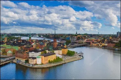 Depuis 2017 on compte plus de 900 000 habitants à Stockholm.