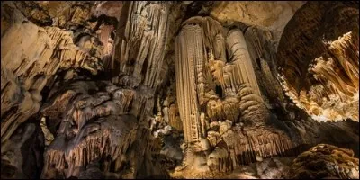Dans quel département trouve-t-on la grotte des Demoiselles ?