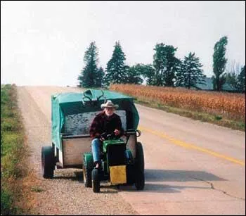 Quel tait le titre de ce film o un vieil homme entreprend un voyage de 600 km sur sa tondeuse  gazon ?