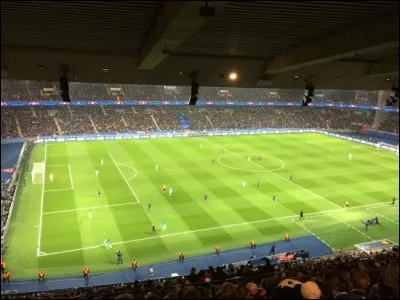 Dans quelle ville le Parc des Princes se trouve-t-il ?