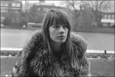 Laquelle de ces chansons n'est pas un tube de Françoise Hardy ?