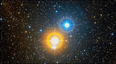 Comment appelle-t-on deux &eacute;toiles qui apparaissent &agrave; l'�il nu comme un point unique de lumi&egrave;re ?