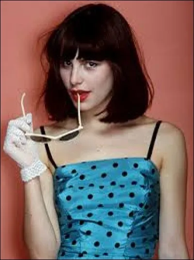 Complétez le titre de cette chanson de Lio : "Les brunes comptent pas...