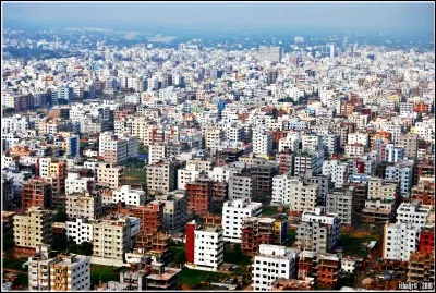 Quelle la ville la plus densément peuplée (43 000 h/km2) ?