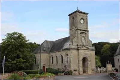Nous sommes en Bretagne devant l'église Notre-Dame de Billio. Commune de l'arrondissement de Pontivy, elle se situe dans le département ...