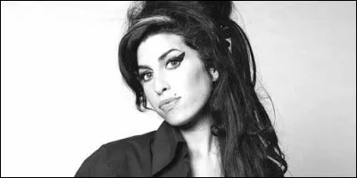 Quel était le second prénom de la chanteuse Amy Winehouse ?