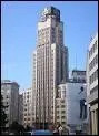 Anvers possde le premier gratte-ciel d'Europe, qui ne peut certes rivaliser avec les tours de maintenant, mais qui, date du dbut des annes 1930. Quelle est sa hauteur ?