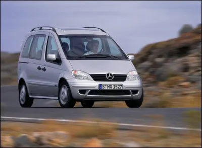 Quel a été le véhicule décrit comme "moche" par son constructeur lui-même ?