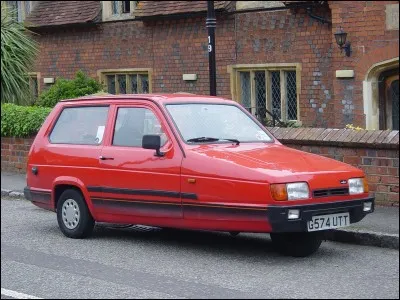 Combien de roues possède une voiture à 4 roues ?