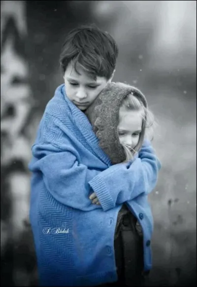 Conte de Grimm, narrant l'histoire d'un petit garçon et d'une petite fille abandonnés par leurs parents dans une forêt, il s'agit de Hansel et Gretel. Qui était le petit garçon ?