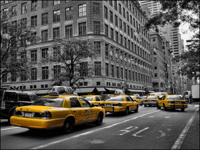 De quelle marque est le modèle des fameux taxis jaunes de New York ?