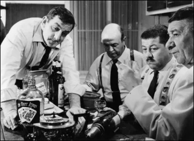 Dans ce film de Georges Lautner, réalisé en 1963, sur un scénario d'Albert Simonin et des dialogues de Michel Audiard, il est aux côtés de Francis Blanche, Bernard Blier, Robert Dalban. C'est ...