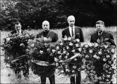Il retrouve Francis Blanche et Bernard Blier dans cette comédie parodique de Georges Lautner, sortie en 1964 : c'est ...