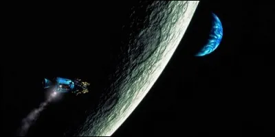 Dans "Apollon 13", combien de membres partent dans l'espace ?