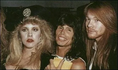 Quelle chanson Steven Tyler d'Aerosmith interprète-t-il avec Slash le guitariste de Guns N' Roses, en 2014 ?